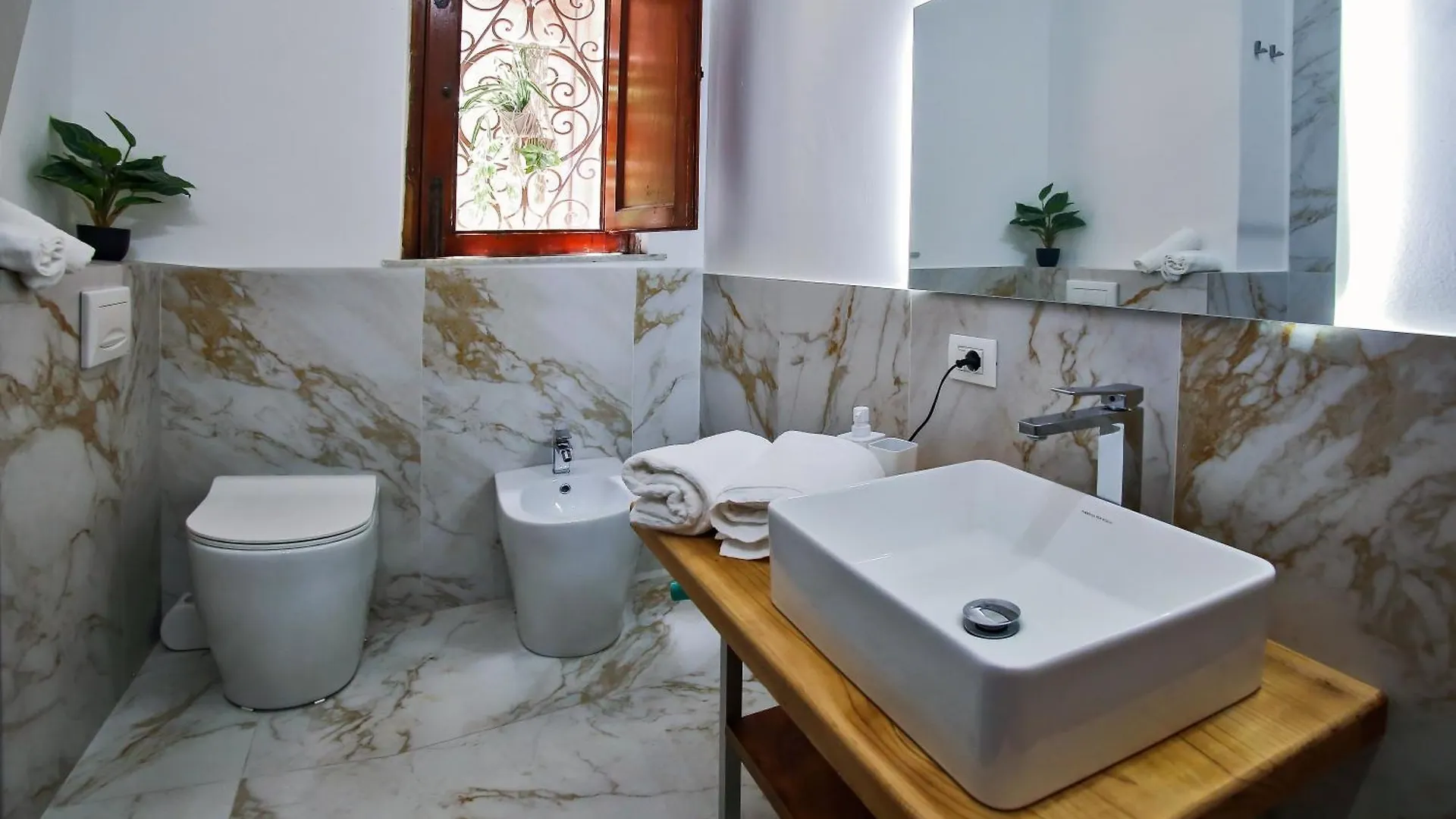 Tiritu Apartments Catania Italy
